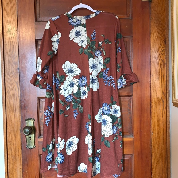 Medium Dress - Picture 2 of 5